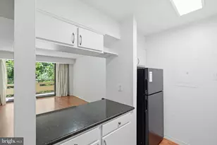 1808 Old Meadow Rd, McLean, VA 22102 - Photo 9