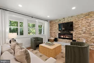 9221 Weant Dr, Great Falls, VA 22066 - Photo 9