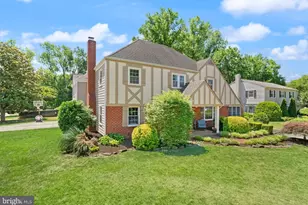 7868 Midday Ln, Alexandria, VA 22306 - Photo 9