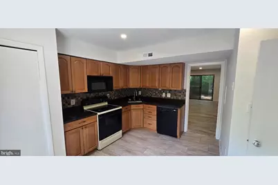11922 Escalante Court, Reston, VA 20191 - Photo 5