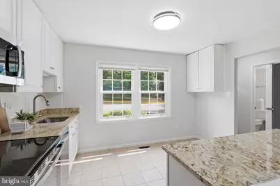 8398 Uxbridge Court, Springfield, VA 22151 - Photo 9