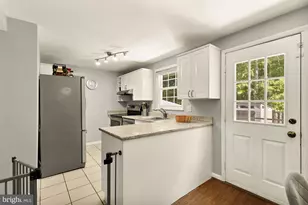 8100 Loving Forest Ct, Springfield, VA 22153 - Photo 11