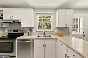 8100 Loving Forest Ct, Springfield, VA 22153 - Photo 13