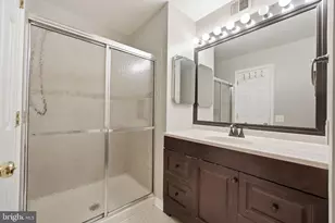 12109 Wedgeway Ct, Fairfax, VA 22033 - Photo 19