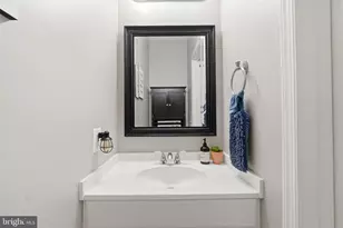 12109 Wedgeway Ct, Fairfax, VA 22033 - Photo 11