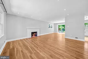 14711 Carlbern Dr, Centreville, VA 20120 - Photo 13