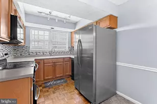 12110 Green Leaf Ct, Fairfax, VA 22033 - Photo 13