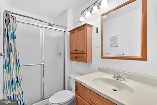 12110 Green Leaf Ct, Fairfax, VA 22033 - Photo 23