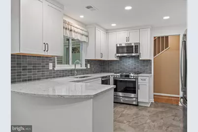 1428 Yellowwood Court, Reston, VA 20190 - Photo 5
