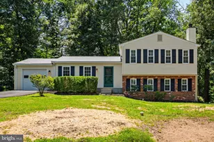 2422 Ivywood Rd, Reston, VA 20191 - Photo 3