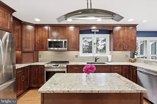 1498 Powells Tavern Pl, Herndon, VA 20170 - Photo 3