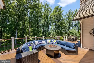 10120 Walker Lake Drive, Great Falls, VA 22066 - Photo 17