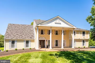 10520 Hunting Crest Lane, Vienna, VA 22182 - Photo 3