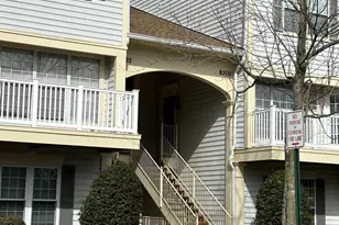 8202 Crossbrook Ct, Lorton, VA 22079 - Photo 3