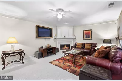 8202 Crossbrook Court #8202C, Lorton, VA 22079 - Photo 7