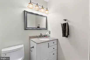 8202 Crossbrook Ct, Lorton, VA 22079 - Photo 5