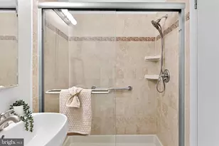 5422 Bromyard Ct, Burke, VA 22015 - Photo 27