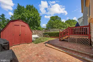8061 Topper Ct, Alexandria, VA 22315 - Photo 31