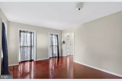 8815 Newport Court, Springfield, VA 22153 - Photo 5