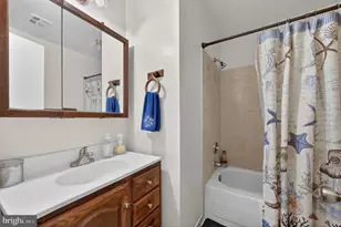 8815 Newport Ct, Springfield, VA 22153 - Photo 23