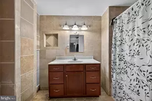 8815 Newport Ct, Springfield, VA 22153 - Photo 27