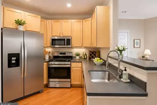 4413 Fair Stone Dr, Fairfax, VA 22033 - Photo 9