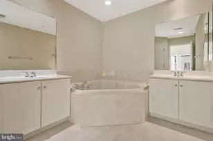 8847 Ashgrove House Ln, Vienna, VA 22182 - Photo 21