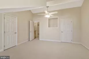 8847 Ashgrove House Ln, Vienna, VA 22182 - Photo 35