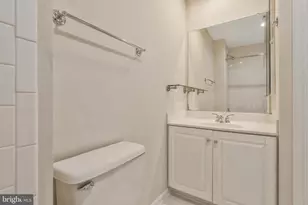 8847 Ashgrove House Ln, Vienna, VA 22182 - Photo 27
