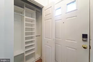 5718 Croatan Ct, Centreville, VA 20120 - Photo 3
