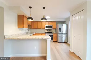 5718 Croatan Ct, Centreville, VA 20120 - Photo 11