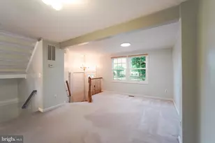 5718 Croatan Ct, Centreville, VA 20120 - Photo 9