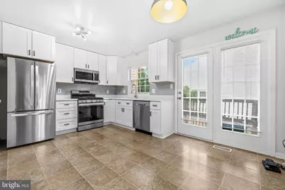 6109 Beddingfield Court, Centreville, VA 20121 - Photo 9