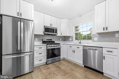 6109 Beddingfield Court, Centreville, VA 20121 - Photo 11