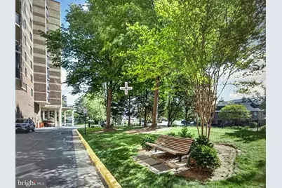 8360 Greensboro Drive #926, McLean, VA 22102 - Photo 5