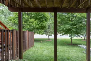 8104 Madrillon Ct, Vienna, VA 22182 - Photo 9