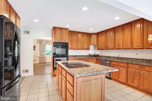 12104 Vale Rd, Oakton, VA 22124 - Photo 15