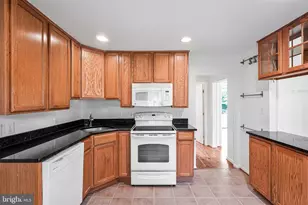 10459 Greene Dr, Lorton, VA 22079 - Photo 7