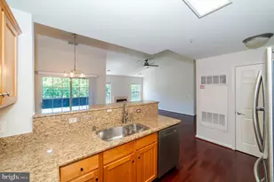 4191 Lochleven Tr, Fairfax, VA 22030 - Photo 11