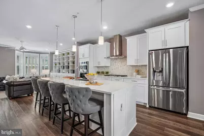 110 Market Square NW #24, Vienna, VA 22180 - Photo 1