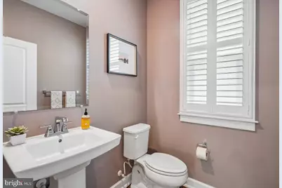 110 Market Square NW #24, Vienna, VA 22180 - Photo 19