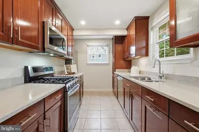 7002 Lee Park Court, Falls Church, VA 22042 - Photo 7