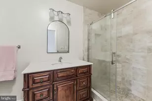 11621 Sourwood Ln, Reston, VA 20191 - Photo 11