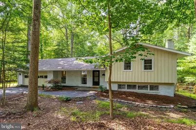 11621 Sourwood Lane, Reston, VA 20191 - Photo 3