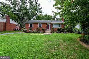1934 Mcfall St, McLean, VA 22101 - Photo 1