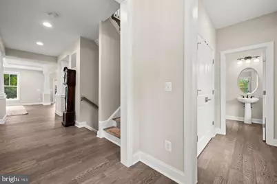 9932 Clearfield Avenue, Vienna, VA 22181 - Photo 7
