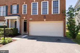 12753 Heron Ridge Dr, Fairfax, VA 22030 - Photo 3