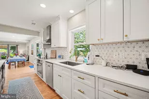 6417 Berkshire Dr, Alexandria, VA 22310 - Photo 7