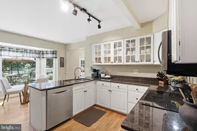 13607 White Barn Lane, Herndon, VA 20171 - Photo 9