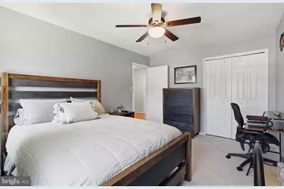 13607 White Barn Lane, Herndon, VA 20171 - Photo 33